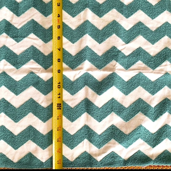 Fancy Queen Modern Embroidered Throw Pillow Covers Set of 4 17.5” x 17.5” New - Picture 12 of 15